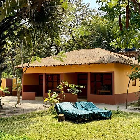 Little'S Nature Retreat Kartong 外观 照片