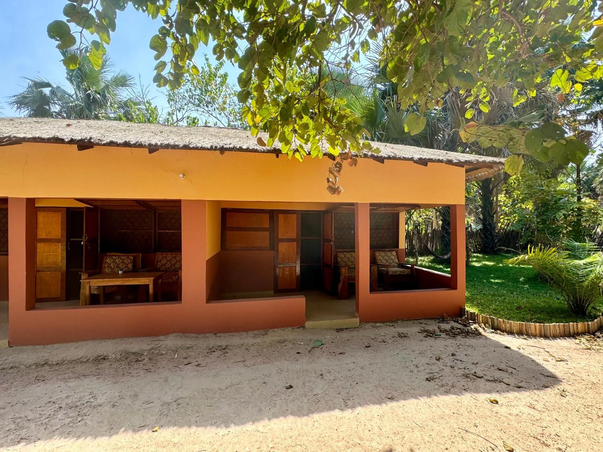 Little'S Nature Retreat Kartong 外观 照片