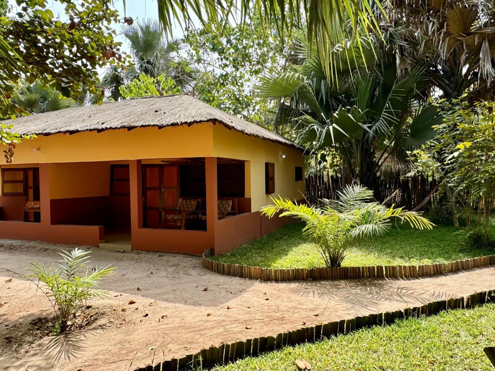 Little'S Nature Retreat Kartong 外观 照片