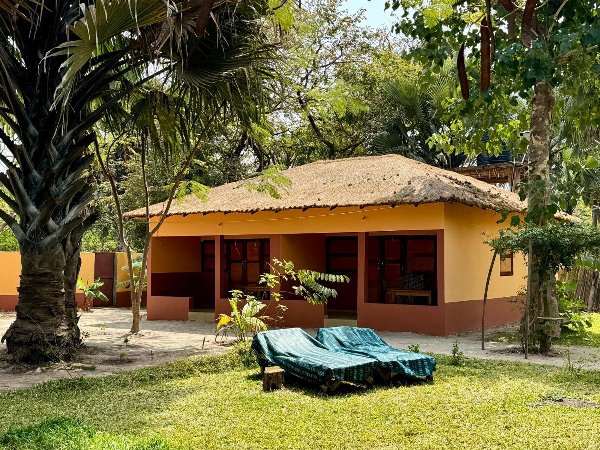 Little'S Nature Retreat Kartong 外观 照片