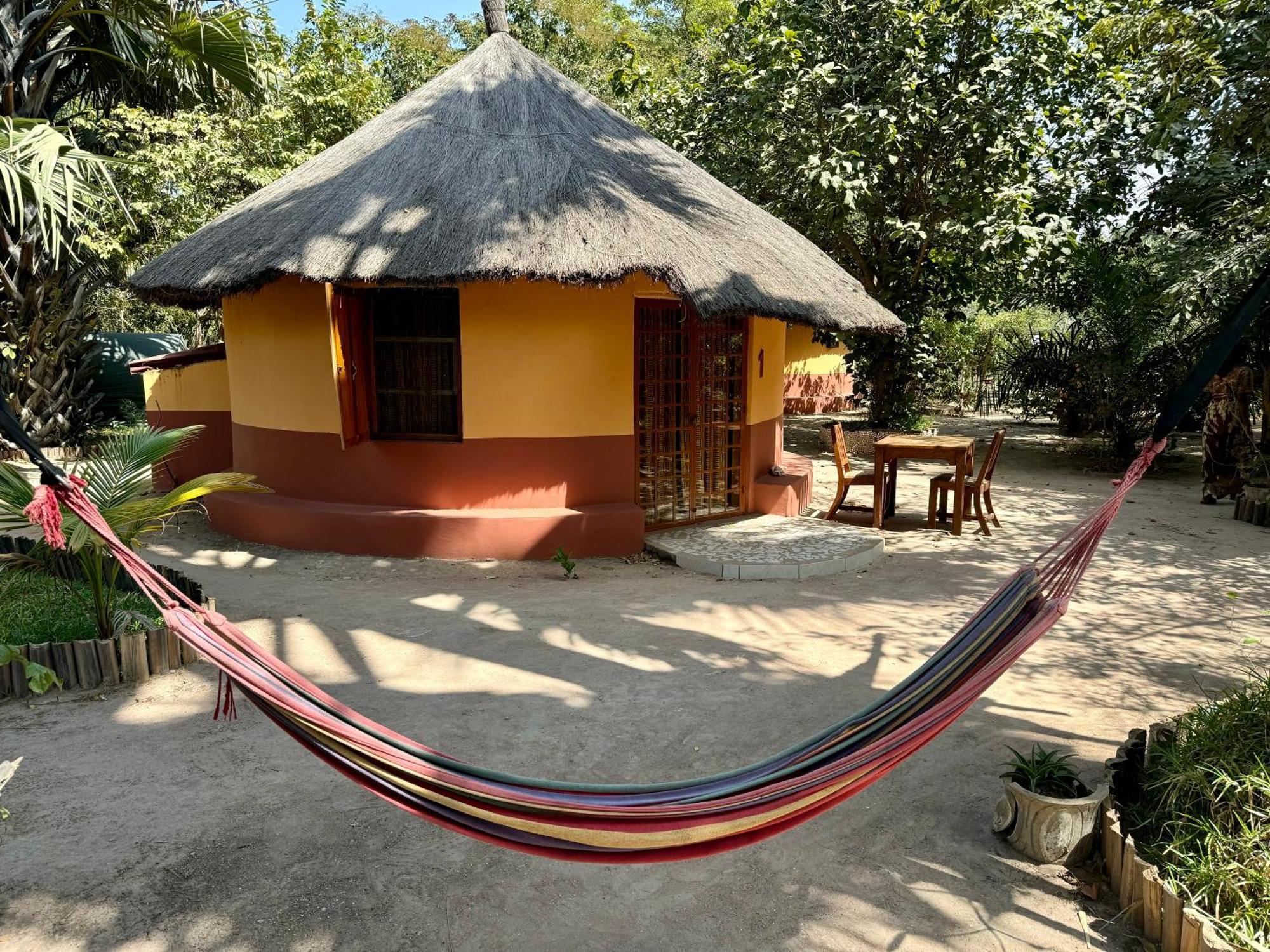 Little'S Nature Retreat Kartong 外观 照片